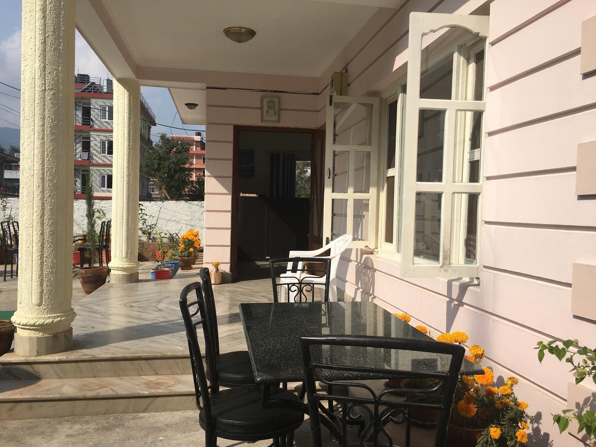Hotel Pokhara International Экстерьер фото