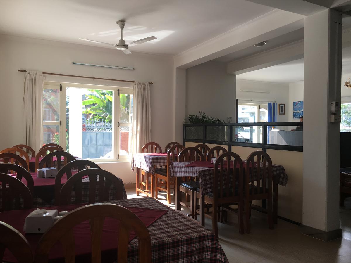 Hotel Pokhara International Экстерьер фото